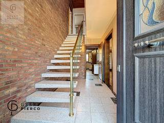 Deze statige woonst, gelegen in het centrum van Landen en op wandelafstand van het gezellige stadscentrum, biedt een ideale combinatie...