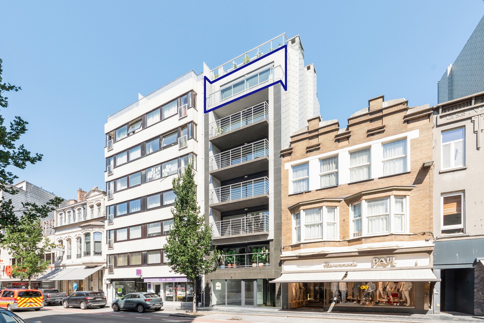 Luxueus appartement met 2 slaapkamers en moderne voorzieningen in het hart van Oostende te koop! - photo 2