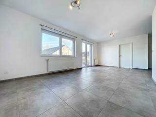 We Invest Malmedy heeft het genoegen u dit luxe appartement voor te stellen, dicht bij het centrum van Waimes, gelegen op 15 Ol Rou. Het is gelegen...