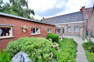 Cette charmante maison est située dans une impasse extrêmement calme ! À l'arrière de la maison, vous pouvez profiter d'une vue sur l'Escaut...