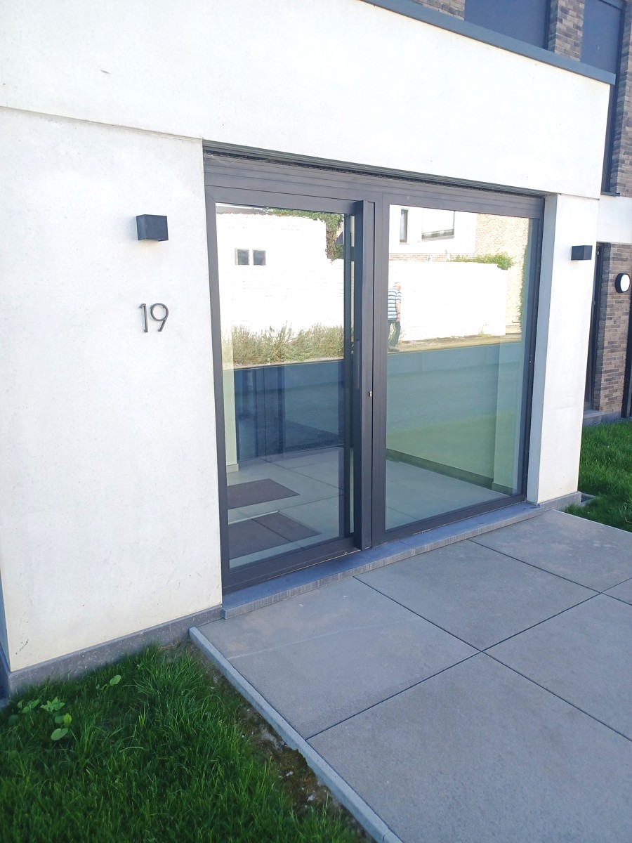 Gelijkvloers appartement met 3 terrassen - centrum Okegem - foto 3