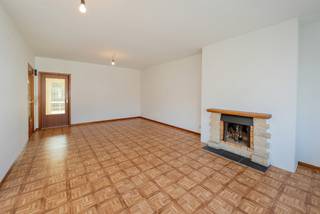 Dit instapklare gelijkvloersappartement, gelegen in de Wijngaardstraat 39 te Mechelen, combineert ruimte, licht en comfort met een...