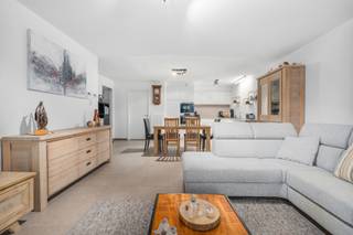 In het centrum van Aartrijke, een rustige deelgemeente van Zedelgem, bevindt zich dit recent en volledig instapklaar appartement met bouwjaar...