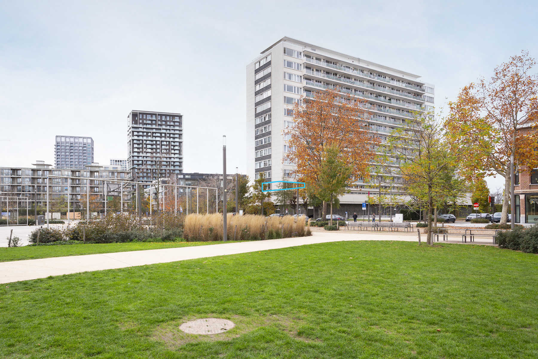 Volledig gerenoveerd gemeubeld appartement met terras aan het Zuidpark - foto 2