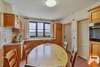 RAVELS - Landbouwwoning met bijhorende loodsen op ca 1,3 Ha.Rustig en landelijk gelegen te Ravels.Deze uitermate rustig gelegen landbouwwoning omvat...