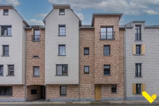 Recent gelijkvloers appartement met gezellige tuin en garage.<br /><br />We vinden dit recente, smaakvolle en energiezuinige appartement in hartje Geel. <br /><br />We komen binnen via de inkomhal die ons toegang geeft naar de woonkamer met open keuken. <br />Deze is lichtrijk vanwege de grote raampartijen en geeft een leuk uitzicht op het terras. <br />De open keuken werd volledig geïnstalleerd en geeft de moderne touch van het appartement weer. Aansluitend is er ook een grote berging. <br /><br />Verder beschikt het appartement over een ruime slaapkamer met tv-aansluitingen, een apart toilet en een badkamer met lavabo en inloopdouche.<br /><br />De tuin met terras van maar liefst 54 m² is volledig aangelegd en onderhoudsvriendelijk. <br />Tevens geeft deze ook doorgang naar de dubbele garage met automatische poort, die bij aan te kopen is aan een meerprijs van €20.000. <br /><br />Mis deze kans niet en plan uw afspraak op het nummer 014 58 02 08 of via info@immovl.be!