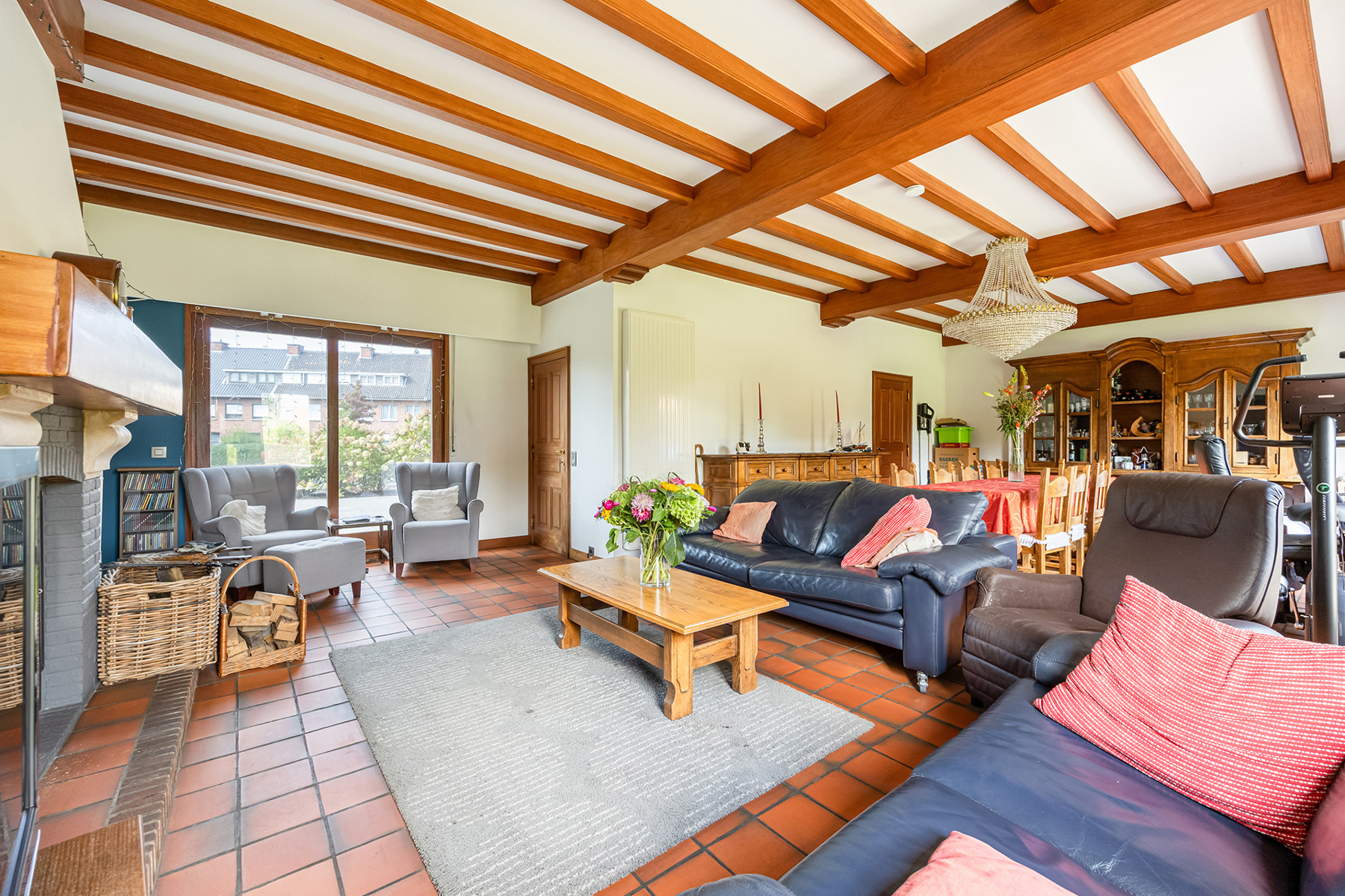 Landhuis met 4 slaapkamers, dubbele oprit en zonnige tuin! - foto 5