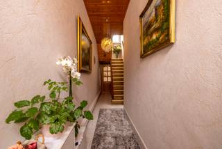<p>Wie zoekt naar een woning met ruimte, flexibiliteit en tal van mogelijkheden? Dan is deze unieke eigendom in Wondelgem zeker een bezoek waard.<br /><br />Met maar liefst 5 slaapkamers en 2 badkamers is dit de ideale thuis voor grote gezinnen, samengestelde gezinnen of gezinnen met een zorgouder of inwonende (jong)volwassen kinderen.<br /><br />Een absolute troef is de enorme garage en opslagruimte, perfect voor wie nood heeft aan extra bergruimte, een hobbyruimte zoekt of een bijberoep wenst uit te oefenen.<br /><br />De veelzijdige indeling biedt tal van mogelijkheden om wonen en werken te combineren!<br />Buiten geniet u van een aangenaam zuidgericht terras, waar u de hele dag door kunt genieten van de zon in alle rust. De woning werd bovendien vernieuwd door de jaren heen, hedendaags comfort terwijl u nog steeds de mogelijkheid heeft om de woning verder naar eigen smaak en wensen in te richten.<br /><br />Troeven op een rij:<br />Uitzonderlijk groot woonvolume<br />5 ruime slaapkamers<br />2 badkamers, mogelijkheid voor 3 badkamers.<br />Ideaal voor grote gezinnen, kangoeroewonen of inwonende familieleden<br />Zeer ruime garage en opslagmogelijkheden<br />Zuidgericht zonneterras<br /><br />Een unieke opportuniteit! Contacteer Nele vandaag nog voor meer informatie of een bezoek ter plaatse via 0470 79 66 20 of nele@cornelis-goeman.be<br /><br />De opgegeven informatie en oppervlaktes zijn informatief en niet bindend.</p>