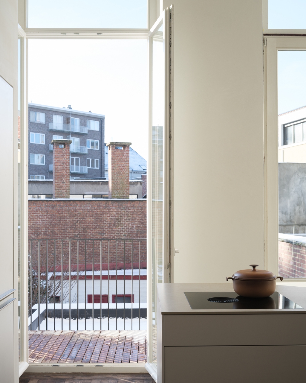 Gerenoveerd tweeslaapkamerappartement met zonnig terras in een voormalige herenwoning, nabij het historisch centrum van Gent. - foto 5