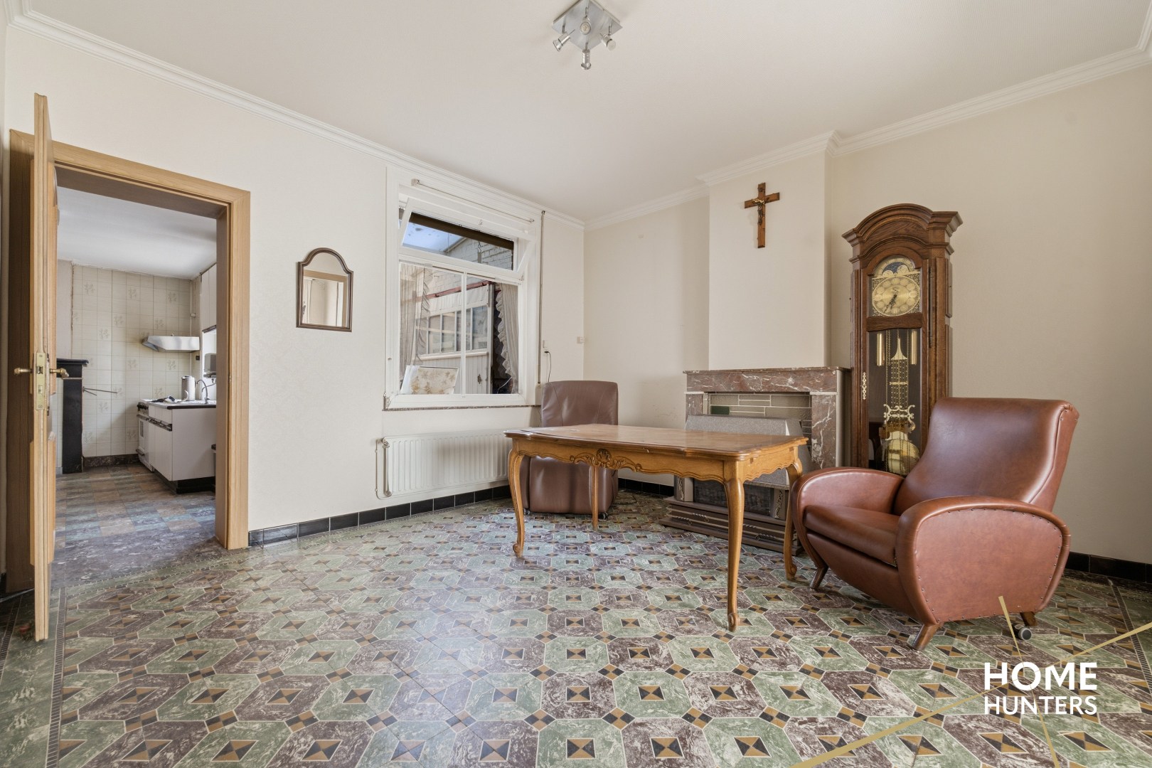 Veelzijdige eigendom met te renoveren woning en twee ruime loodsen in Langemark - foto 5