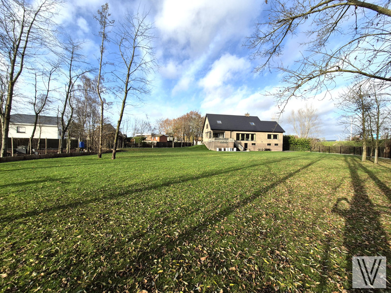 Karaktervolle woning met ruime tuin (deels klassevol gerenoveerd) - foto 2