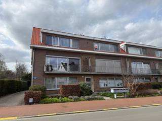 INDELINGInkomhal - laminaatGastentoilet - tegelvloer - handenwasserLiving - laminaatBerging - cv ketel - aansluiting wasmachine en droogkastKeuken -...