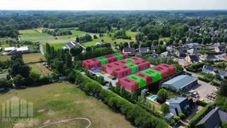 Kwaliteitsvolle nieuwbouw KMO-unit met een oppervlakte van 113 m². De unit maakt deel uit van een nieuw KMO-project "<strong>Saros-park</strong>" bestaande uit 25 KMO-units te koop met oppervlaktes tussen 90 m² en 184 m² (<strong>eventueel samen te voegen</strong> tot grotere entiteiten), het park biedt een moderne en duurzame infrastructuur.<br /><br />De ruimte wordt opgebouwd uit een staalconstructie, in combinatie met een betonplint en geïsoleerde sandwichpanelen. De loodsen zijn toegankelijk via een automatische sectionale poort met afzonderlijke toegangsdeur. Daarnaast is elke unit uitgerust met lichtstraten en een rookluik, polybetonvloer en een geïsoleerd dak. Bij elke unit is tevens <strong>parking </strong>voorzien en de mogelijkheid om extra parkeerplaats aan te kopen.<br /><br />Ideaal voor <strong>opslag, atelier of kleine productie</strong>. Verwachte oplevering Q4 2026. <strong>Reeds 80% verkocht!</strong><br /><br />Heeft u interesse of wenst u graag meer details over dit aanbod? Neem contact op met <strong>Gill </strong>voor meer info, plannen en lastenboek via het nummer <strong>09 219 90 30</strong>.