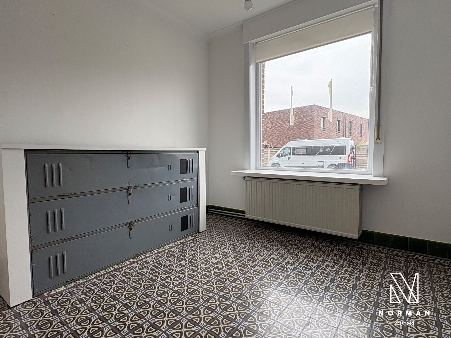 Ruime woning te koop met 4 slaapkamers en een grote garage te Harelbeke! - foto 3