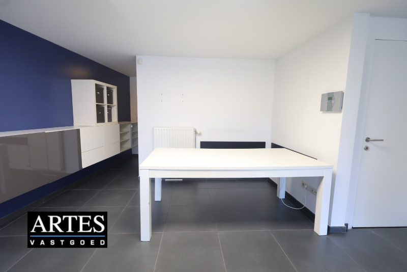 Commercial à louer à Genk - photo 5