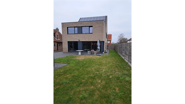 Een ruime en nieuwe woning met tuin nabij het centrum van Vlimmeren - foto 4