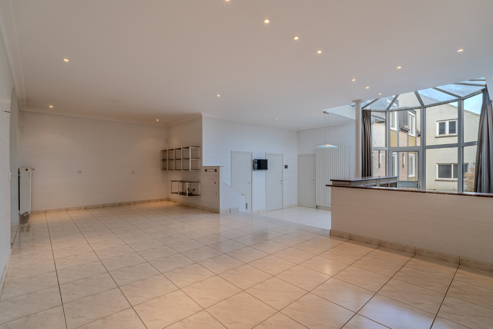 Uniek eigendom waar wonen en werken samenkomt in het centrum van Lo - foto 4