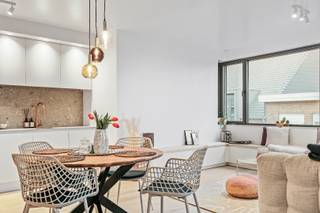 Kom vrijblijvend langs op onze bieddag op zaterdag 21 maart tussen 13u30 en 14u30 uur.- Ideale ligging in het centrum van Ieper: Sportstraat 12 bus...