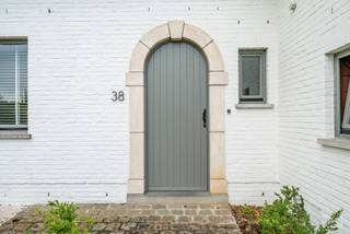 HULDENBERG – À deux pas du centre d’Ottembourg, cette villa de style Cottage (208 m² PEB) vous séduira par son charme authentique et son cadre de...