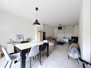 <span><strong>Woning met 3 SLPK, Terras én garage!</strong></span><br /><br />Voor meer info en/of een bezoek, neem contact met uw vastgoedkantoor KURTIMMO ENKEL via mail : info@kurtimmo.be!