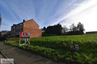 IGL stelt u deze mooie bouwgrond voor een tweegevelwoning voor met Zuidgerichte tuin! Perfect gelegen in de Eiklaan bevindt men zich op...