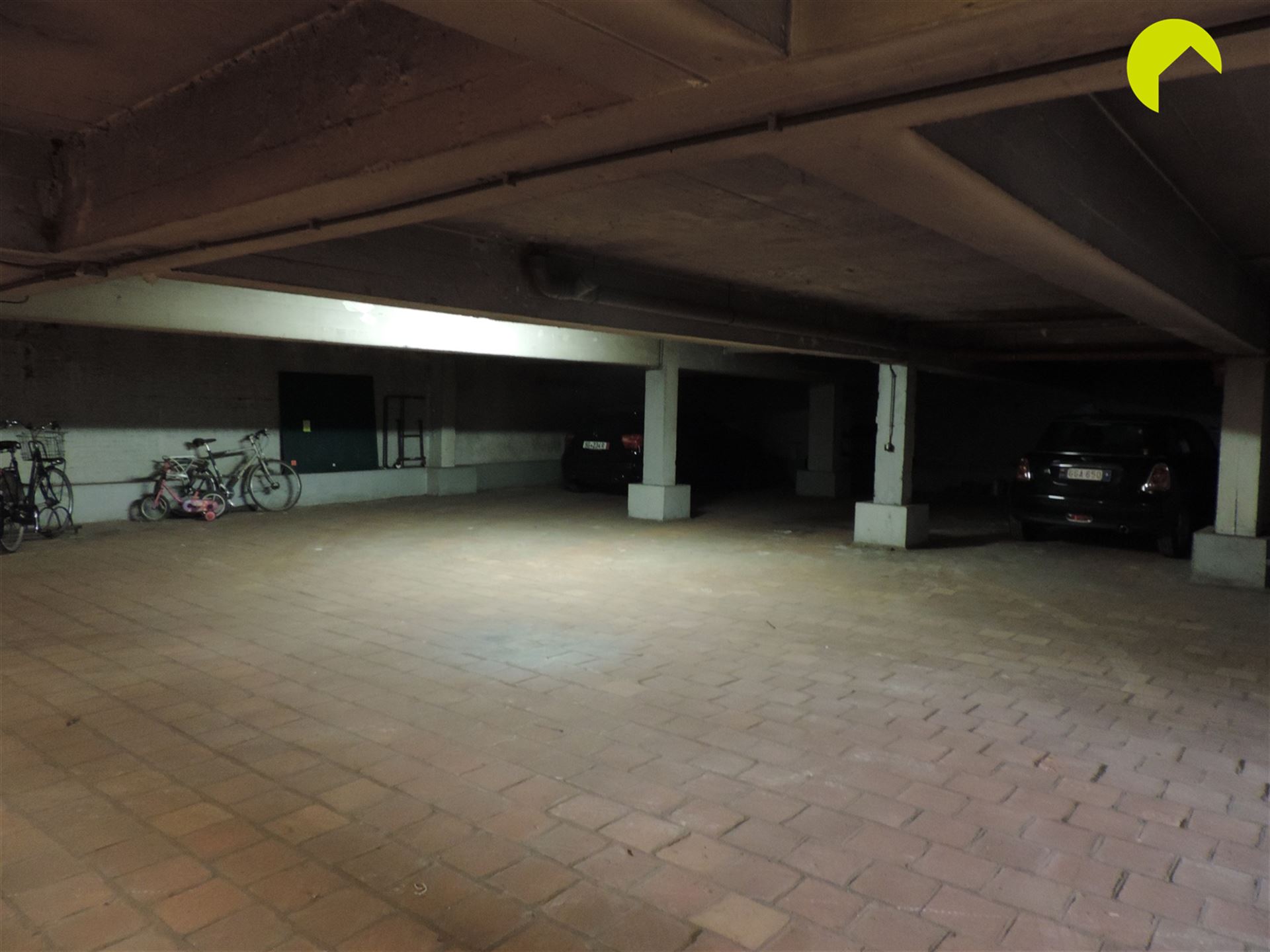 Grote inpandige staanplaats te Wilrijk - foto 5