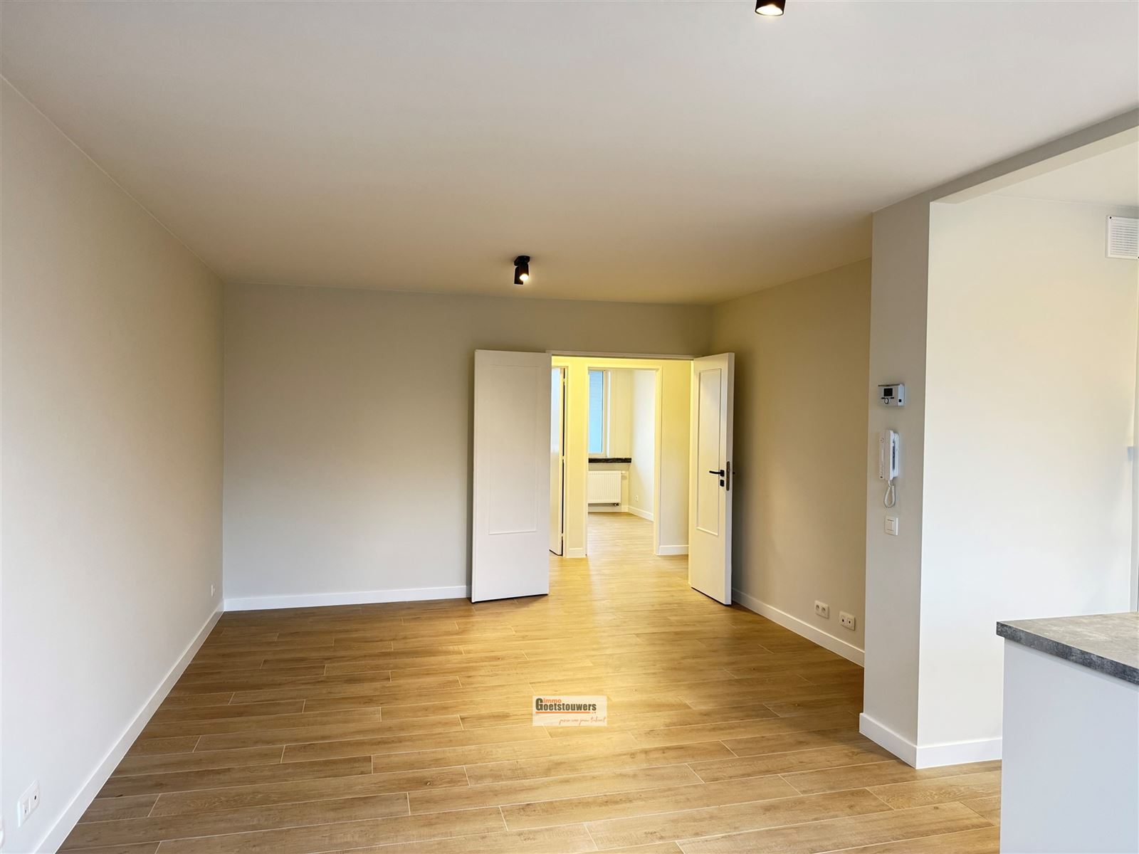 Volledig gerenoveerd appartement  - foto 4