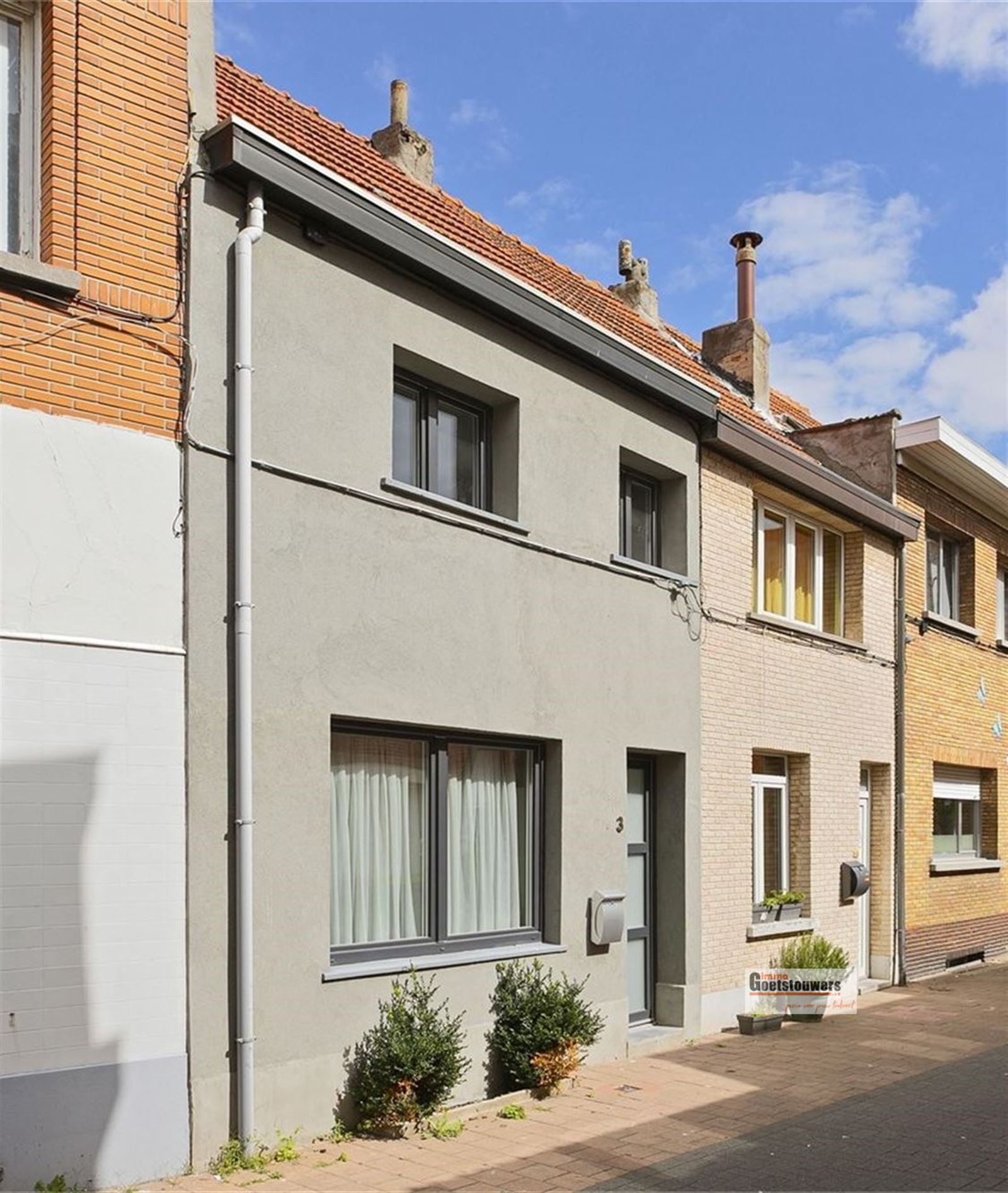 Woning met 2 slaapkamers en koer - foto 2