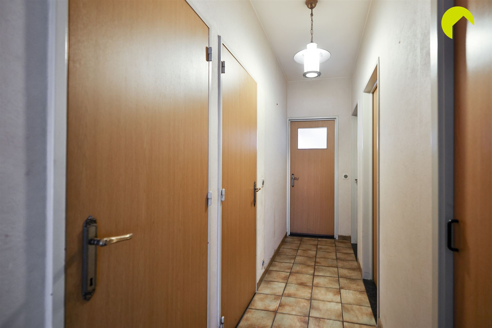 Te renoveren gelijkvloers appartement en garagebox te Hoboken! - foto 4