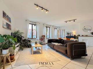 <p>Dit appartement met 2 ruime slaapkamers bevind zich dichtbij ’t Zand, centraal maar toch zeer rustig gelegen, topligging! <br /><br />Het grote pluspunt van dit appartement is het magnifiek uitzicht op de reien. <br />Het appartement bevat volgende indeling: inkomhal - ruime leefruimte - aparte keuken - berging - 2 slaapkamers - douchekamer met toilet en een terras.<br /><br />Huurprijs: € 795/maand, inclusief kosten (exclusief kosten water, gas en elektriciteit)<br />Beschikbaarheid: 15/02/2026<br /><br />Voor verdere informatie of vrijblijvend bezoek contacteer ons op 050 62 44 14 of mail naar jana@immax.be</p>