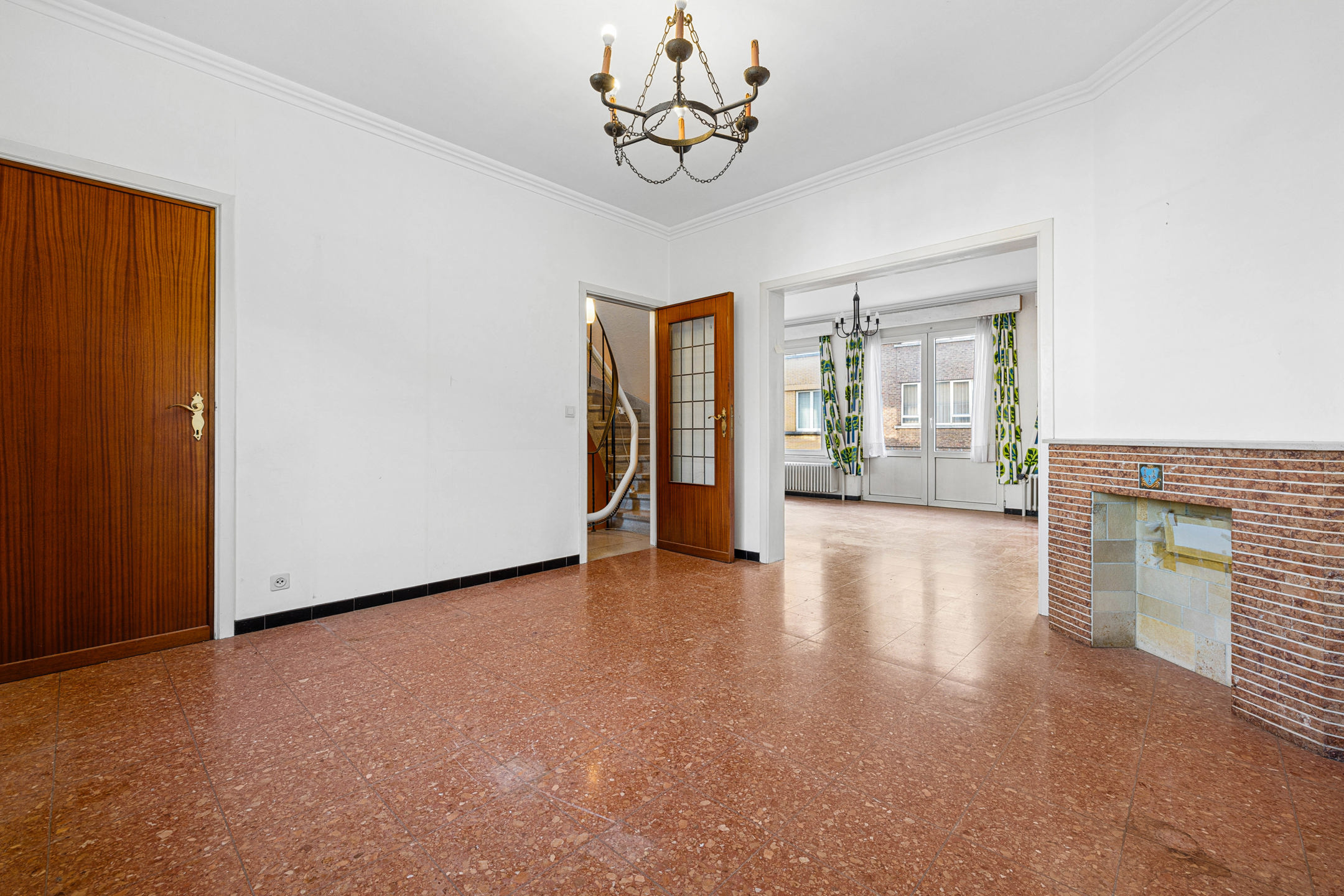Huis met “mooie verdieping”: 2 slaapkamers + studeerkamer - foto 4