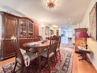 Cet appartement exceptionnel, avec une façade impressionnante de plus de 9 mètres de large, est situé sur l'avenue Léopold, dans un...