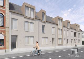 <p><span>Nieuwbouwappartement met terras, carport en berging in hartje Diest</span></p><p><span> </span></p><p><span>Bent u op zoek naar een energiezuinig nieuwbouwappartement op een centrale ligging in Diest? Dan is dit gelijkvloers appartement in het nieuwbouwproject </span><span>Den Boom</span><span>, gelegen in de Statiestraat, absoluut het ontdekken waard. Dit appartement combineert modern wooncomfort met een praktische indeling, een eigen buitenruimte én een uitstekende bereikbaarheid. Ideaal voor jonge starters, gezinnen, senioren of investeerders die op zoek zijn naar een duurzame en waardevaste aankoop.</span></p><p><span>Ligging: </span><span>Het project is gelegen op wandelafstand van het station van Diest en vlak bij de nieuwe gezondheidscampus. Dat maakt dit project interessant voor pendelaars en gezinnen. Winkels, scholen, horeca, sportfaciliteiten en ontspanningsmogelijkheden bevinden zich in de nabije omgeving. Alles wat u nodig heeft, ligt binnen handbereik.</span><span> </span></p><p><span>Indeling: </span><span>Een inkomhal, ruime woonkamer met eetplaats,open leefkeuken met zicht op het terras, praktische berging, twee slaapkamers, een badkamer en twee aparte toilet.</span></p><p><span> </span></p><p><span>Troeven: </span></p><p><span>- </span><span>Aankoop aan 6% mogelijk (</span><span>indien u zelf aan de wettelijke voorwaarden voldoet</span><span>)</span></p><p><span>- </span><span>Bij dit appartement zijn een </span><span>carport en aanpalende tuinberging inbegrepen</span><span> </span></p><p><span>- Future proof wonen</span></p><p><span>- </span><span>Groen wonen vlak bij de stad, naast eigen tuin en terras is het in de buurt een prachtige groene omgeving zoals het provinciaal domein De Halve Maan en het Webbekoms Broek</span></p><p><span> </span></p><p><span>Diest combineert historische charme met een sterke lokale dynamiek, goede bereikbaarheid en een groeiende vraag naar kwalitatieve, energiezuinige woningen. Daardoor is dit appartement niet alleen aantrekkelijk om zelf in te wonen, maar ook als investering.</span></p><p><span>Nieuwbouw met lage energiekosten, een centrale ligging en een praktische indeling blijft bijzonder gegeerd op de huurmarkt.</span></p><p><span> </span></p><p><span>Vermelde prijzen zijn excl. kosten (notaris, btw en registratierechten), en incl. carport en tuinberging.</span></p><p><span> </span></p><p><span>Meer informatie te verkrijgen bij Immo Diest. Bel ons even op: 013 31 25 22.</span></p><p><span> </span></p><p><span> </span></p><p><span> </span></p><p><span> </span></p>
