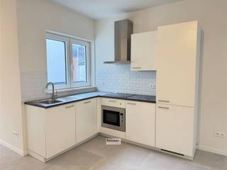 Nieuwbouw studio van 45 m² met terras gelegen op de tweede verdieping. Onmiddellijk beschikbaar. Geen maandelijkse kostenAlle nuts voorzieningen zijn...