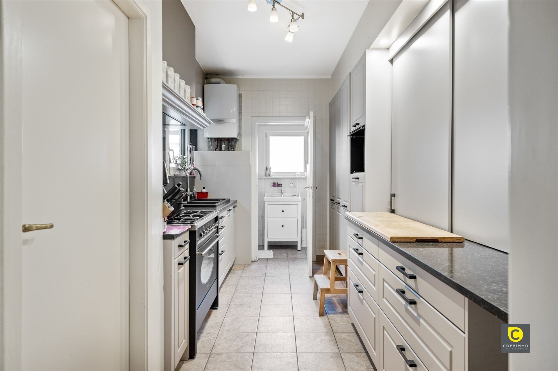 Handelsgelijksvloers met duplex appartement - foto 5