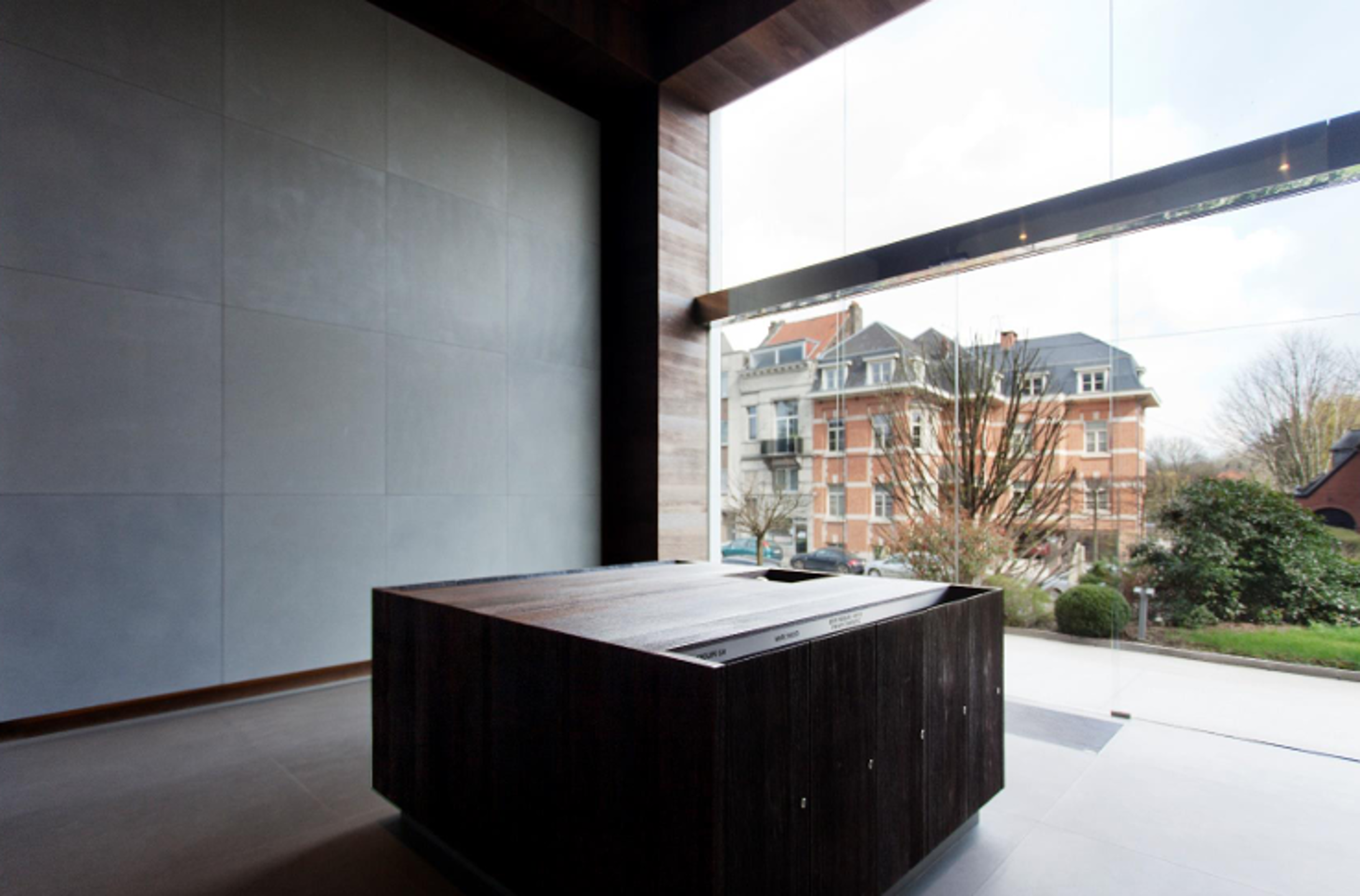 Commercial for rent in Uccle - photo 2