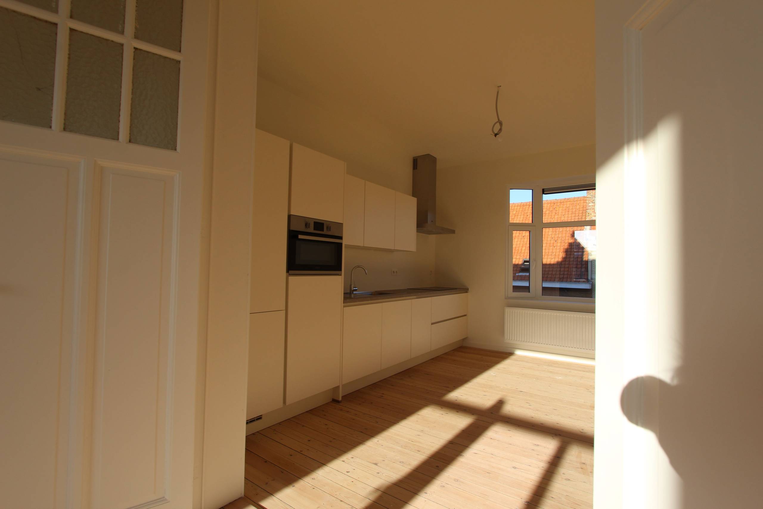 Ruime, energiezuinige duplex in het Westerkwartier te Oostende te huur. - foto 2