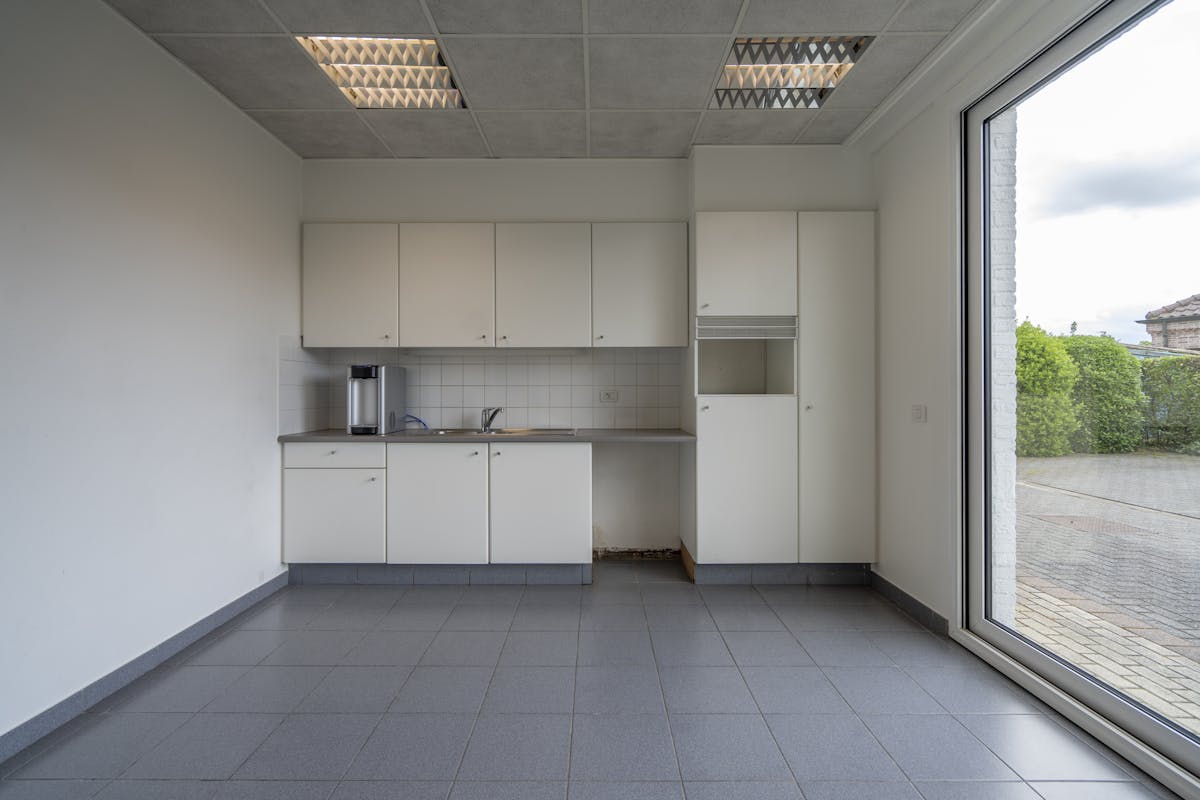 Edifice de bureaux à vendre à Gullegem - photo 5