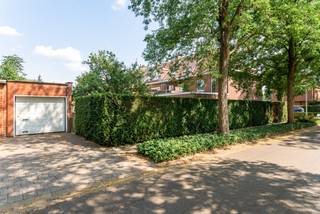 Zeer gunstig en rustig gelegen HOB op TOPLIGGING in een residentiële woonwijk, er is geen doorgaand verkeer.  Dit huis bevindt zich tevens in...