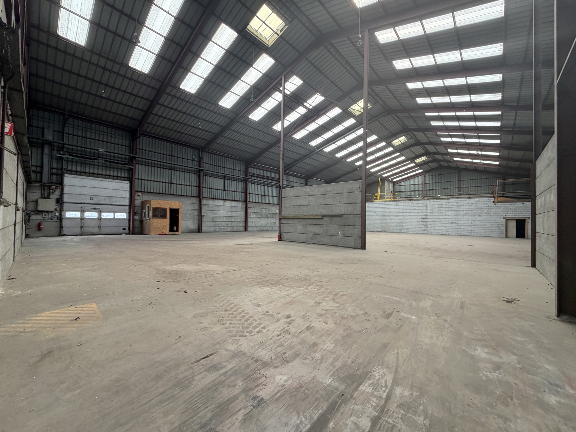 Uitzonderlijk bedrijfsgebouw te koop Grâce-Hollogne - foto 4