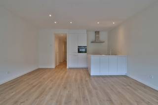 Opzoek naar een appartement gelegen nabij centrum Beveren, vlakbij het Station, in een rustige nieuwe binnenwijk "Walhof" met parktuin en vijver?...
