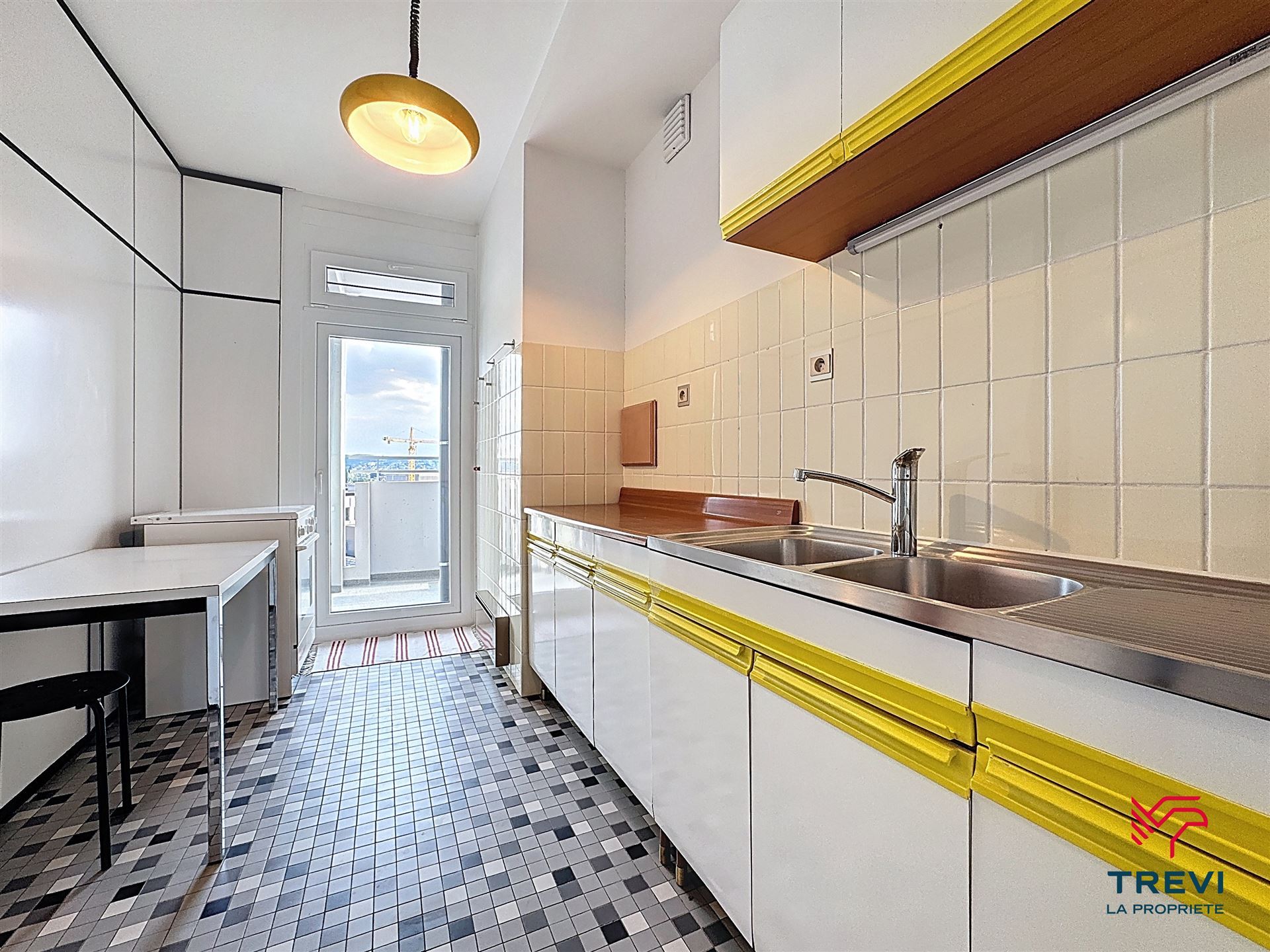 Apartment for sale in Charleroi with 3 bedrooms - photo 4