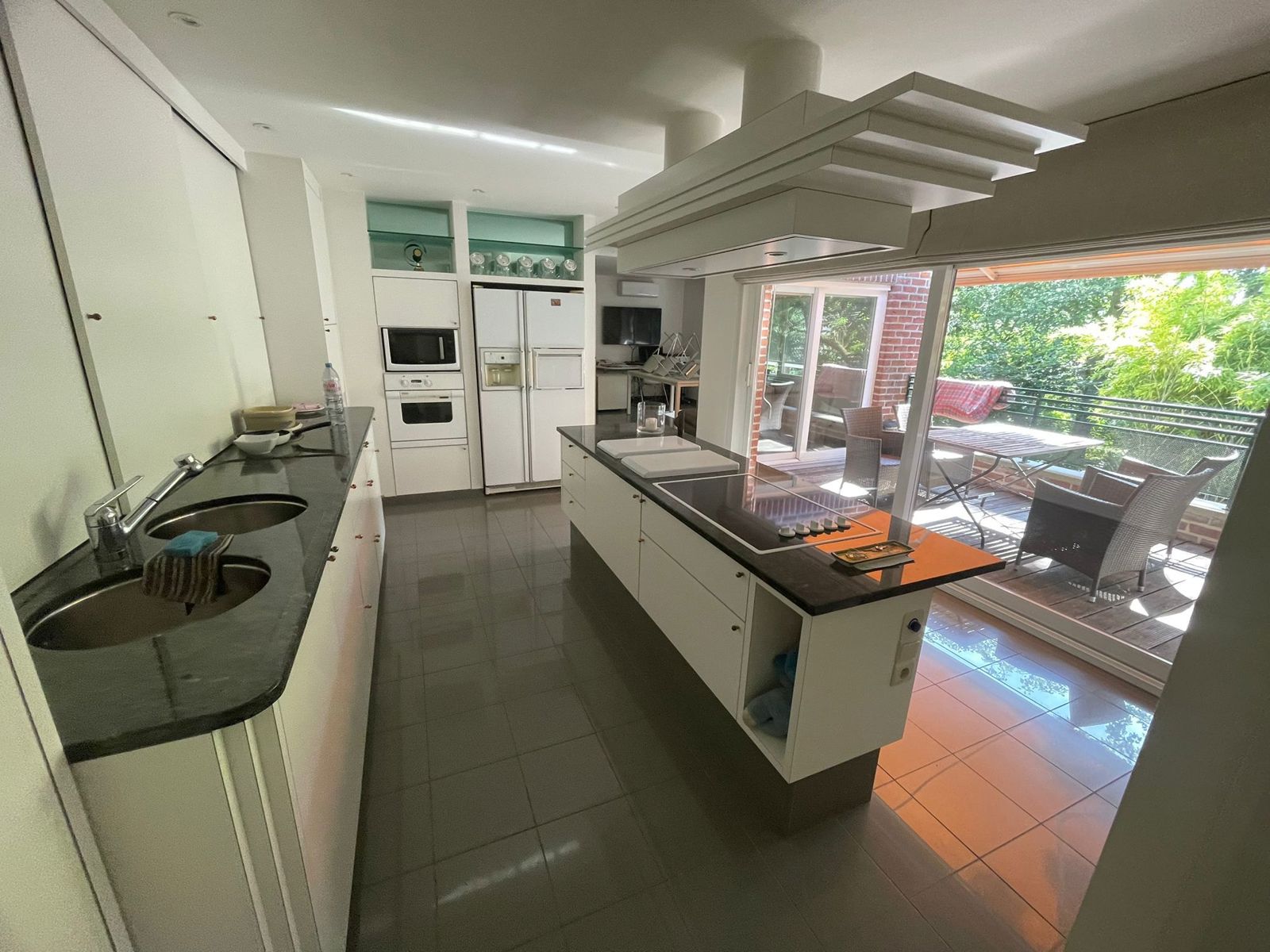 Ruime duplex met 2 terrassen, garage en tuin!! - foto 4