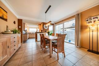 TERVUREN - MOORSEL - Villa met 4 slaapkamers van +/- 182 m² (volgens EPC) gelegen op een perceel van +/- 786 m². De woning is als volgt...