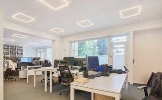 Located in Etterbeek (1040 Brussels), in the immediate vicinity of Schuman and the European Quarter, this office space of approximately 250 m²...