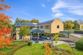 In een markt waar energie-efficiëntie de nieuwe standaard is, biedt deze villa in Vorselaar een zeldzame voorsprong. Geen renovatieverplichting...