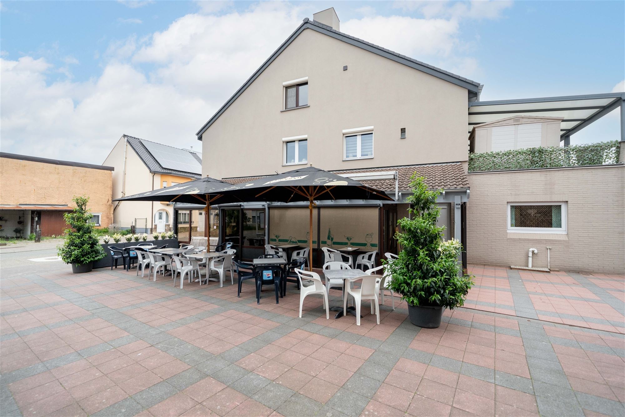 Prachtig handelspand met zaal en ruim appartement te koop! - foto 5