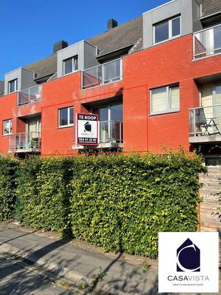 ENERGIEZUINIG EN EIGENTIJDS 1-SLAAPKAMERAPPARTEMENT MET BALKON – EPC A! In deze opvallende residentie bij het binnenkomen van de stad, vind je...