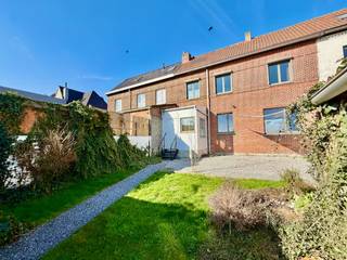 Ontdek deze instapklare woning met een centrale ligging te Rieme. Het pand is gelegen op een perceel van 280m² en biedt achteraan een prachtig...