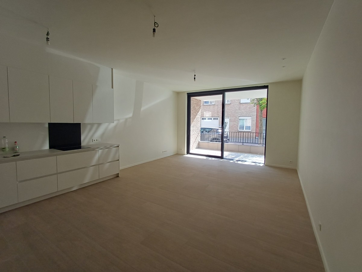 Nagelnieuw 2-slaapkamerappartement met terras - foto 5